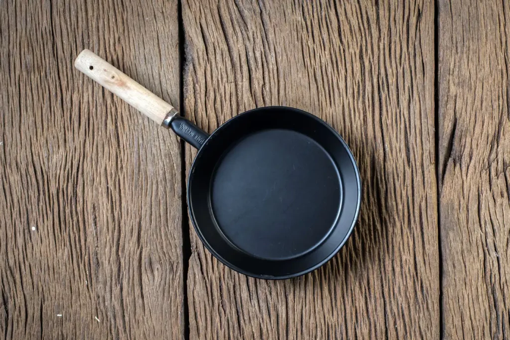Cast Iron Skillet with wooden handle